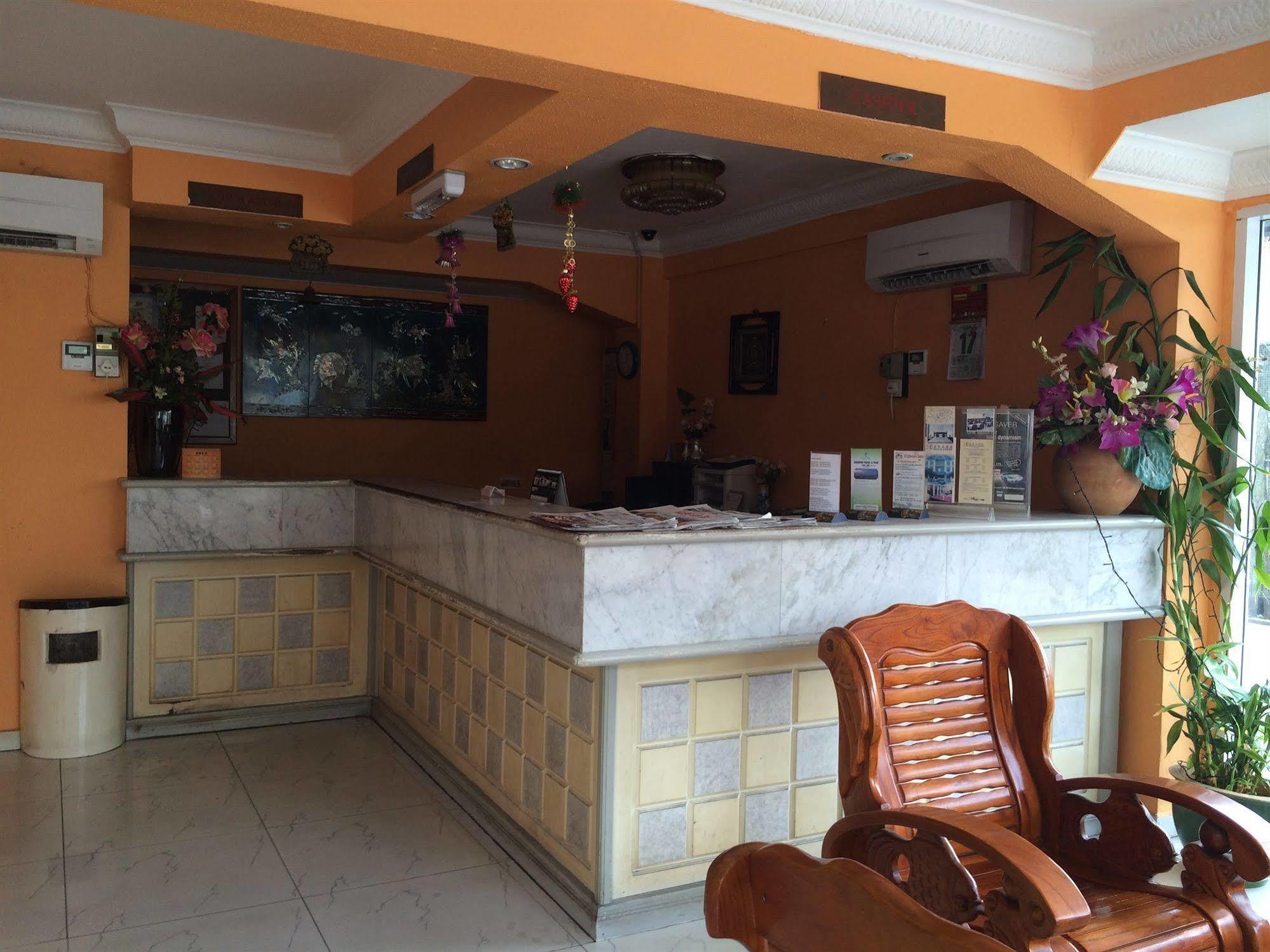 Palace Inn Miri Exterior foto